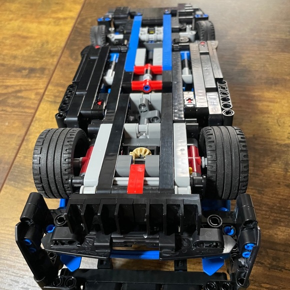 Lego McLaren Senna - used with box - Picture 9 of 16